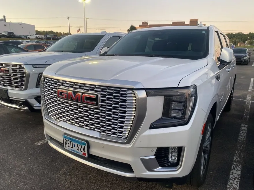 2023 Gmc Yukon XL Denali photo 1