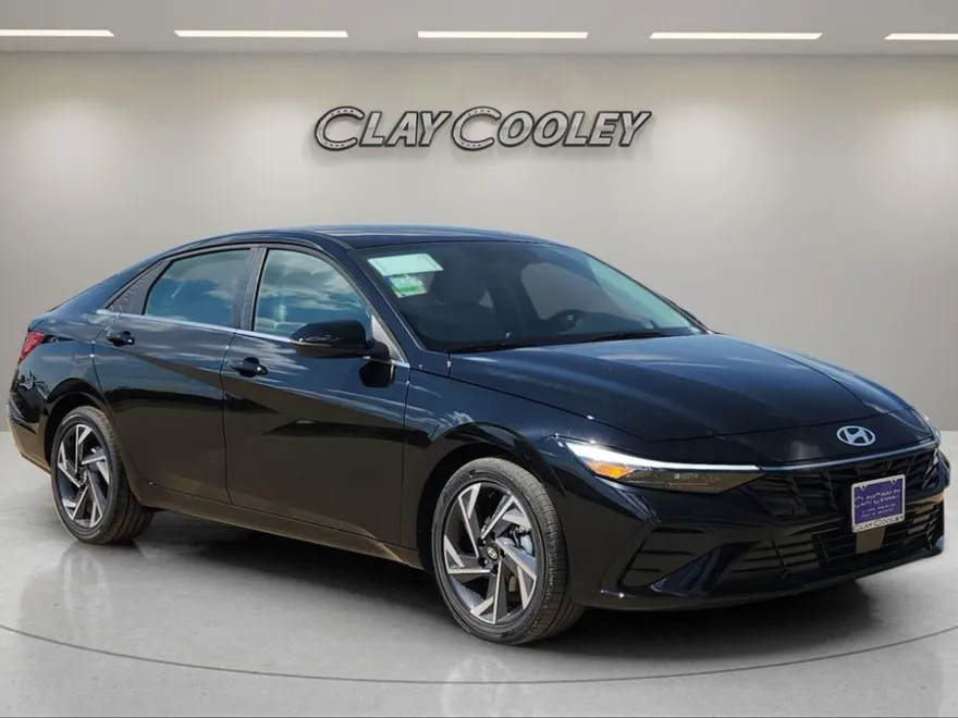 2025 Hyundai Elantra Limited photo 1