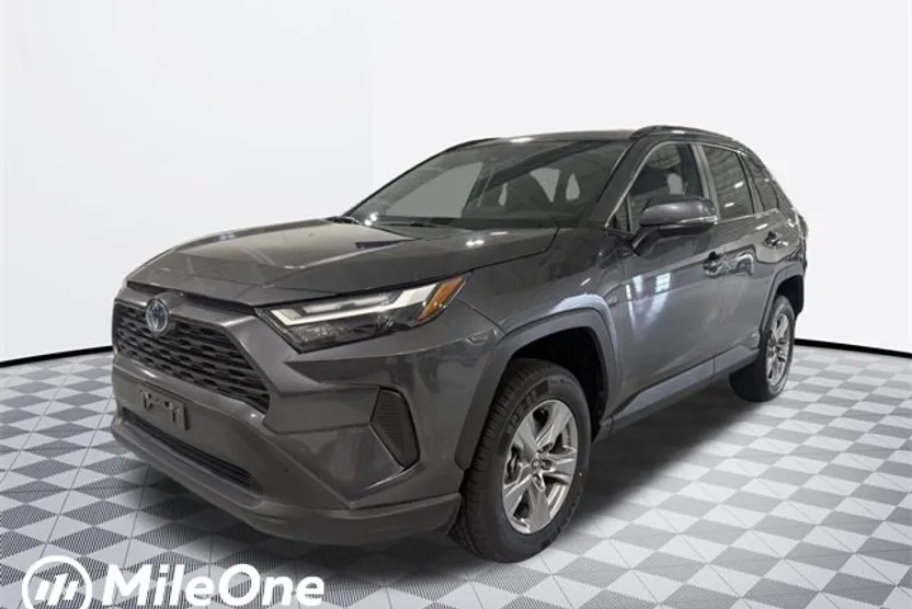 2024 Toyota RAV4 Hybrid XLE photo 1