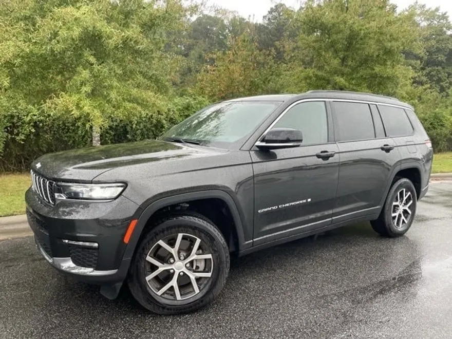 2024 Jeep Grand Cherokee Limited photo 1