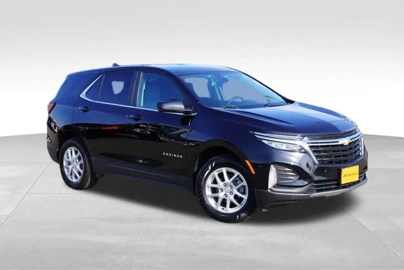 2023 Chevrolet Equinox LT photo 1