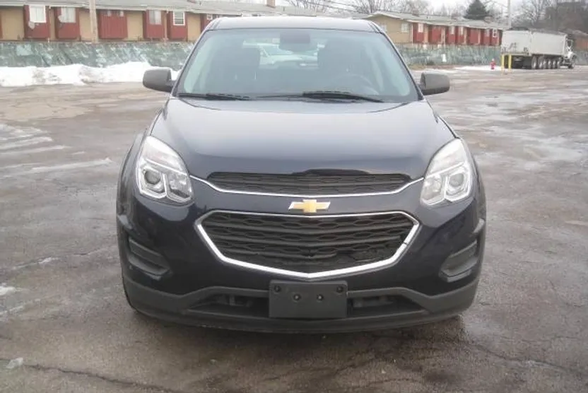 2017 Chevrolet Equinox LS photo 1