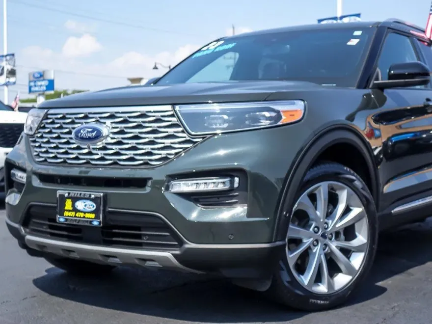 2022 Ford Explorer Platinum photo 1