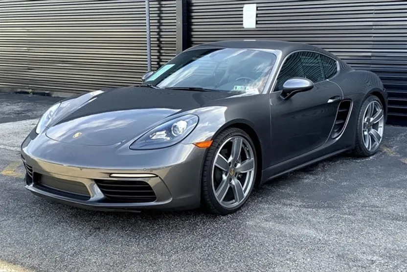 2019 Porsche Cayman T photo 1