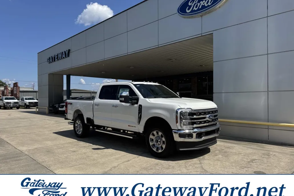 2026 Ford F-350 Lariat photo 1