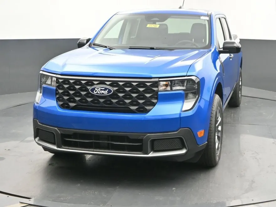 2025 Ford Maverick XLT photo 1