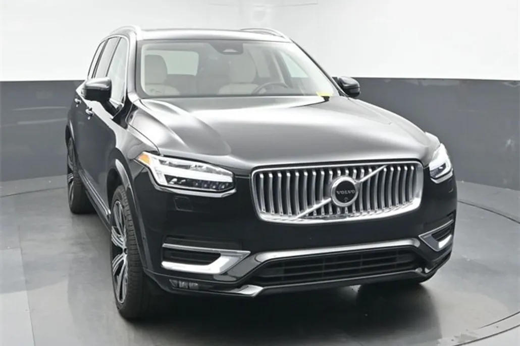 2024 Volvo XC90 Plus photo 1