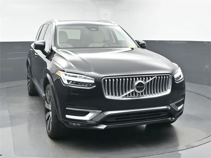 2024 Volvo XC90 Plus photo 1
