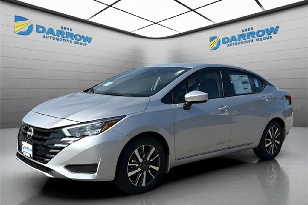 2025 Nissan Versa 1.6 SV photo 1