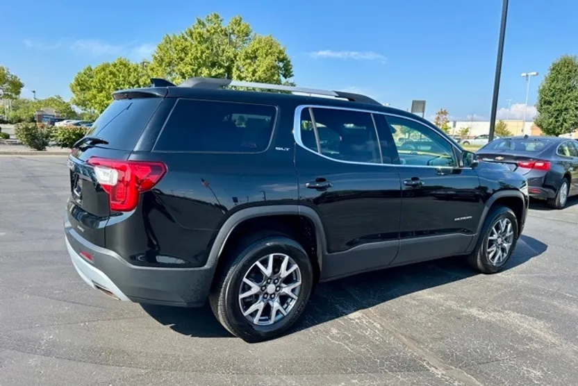 2023 Gmc Acadia SLT photo 1