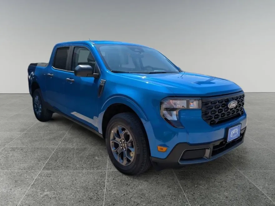 2025 Ford Maverick XLT photo 1
