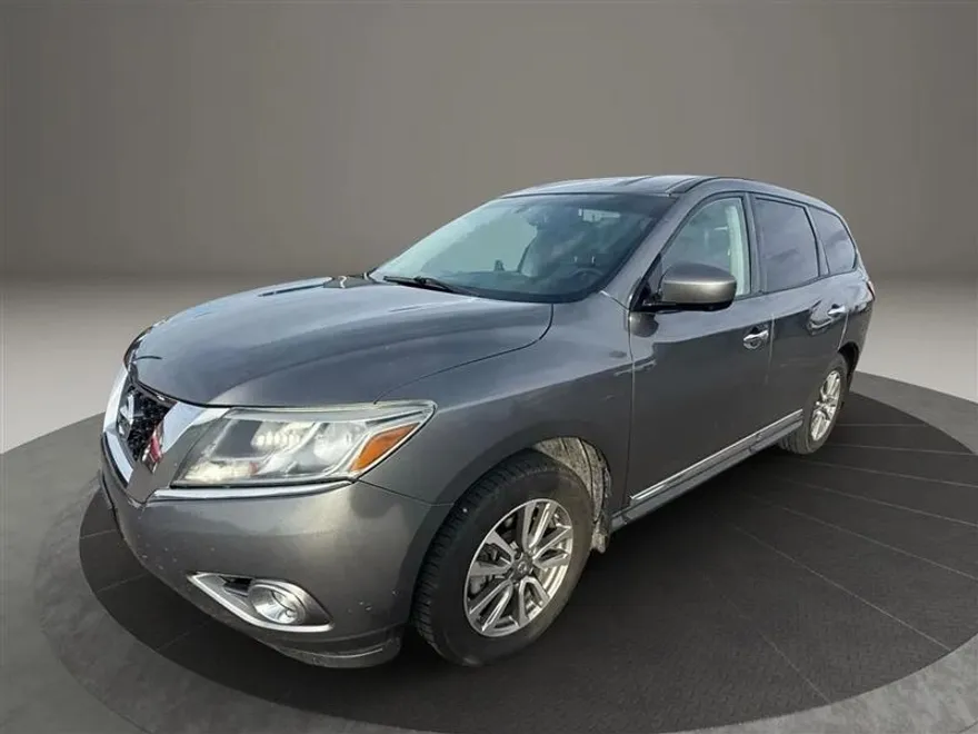 2015 Nissan Pathfinder SL photo 1