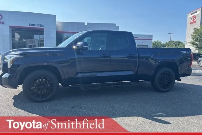 2022 Toyota Tundra SR5 photo 1