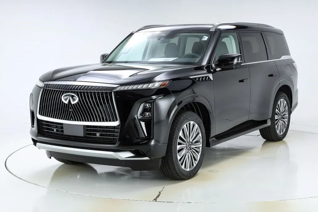 2025 Infiniti QX80 Luxe photo 1