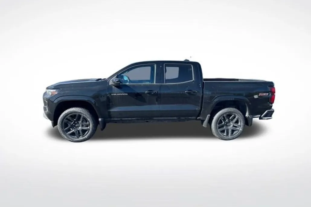 2025 Chevrolet Colorado Z71 photo 1