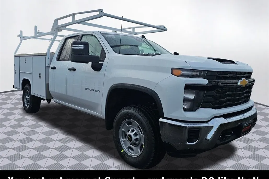 2025 Chevrolet Silverado 2500HD photo 1