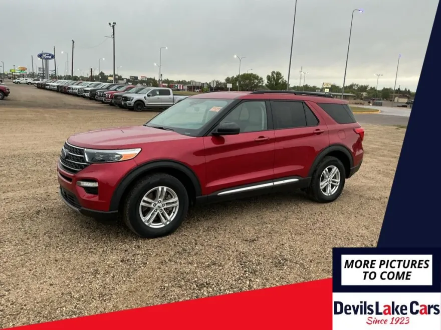 2023 Ford Explorer XLT photo 1