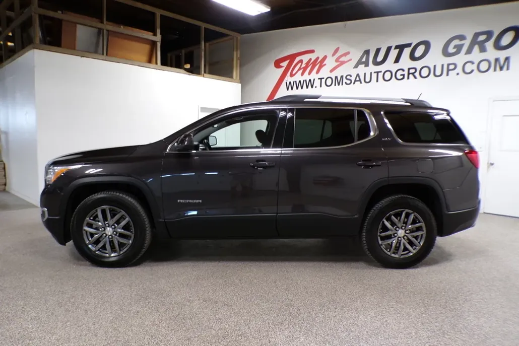 2017 Gmc Acadia SLT photo 1
