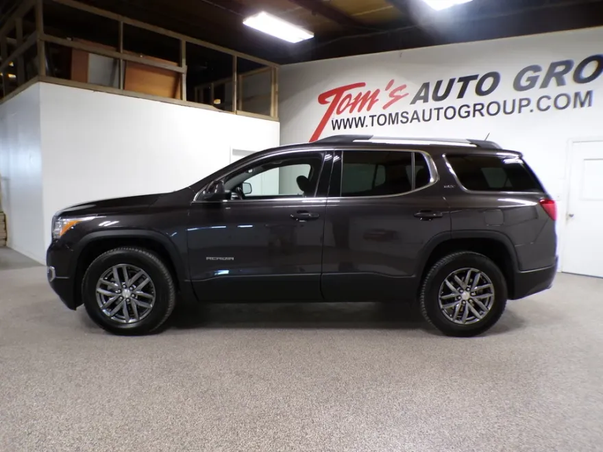 2017 Gmc Acadia SLT photo 1
