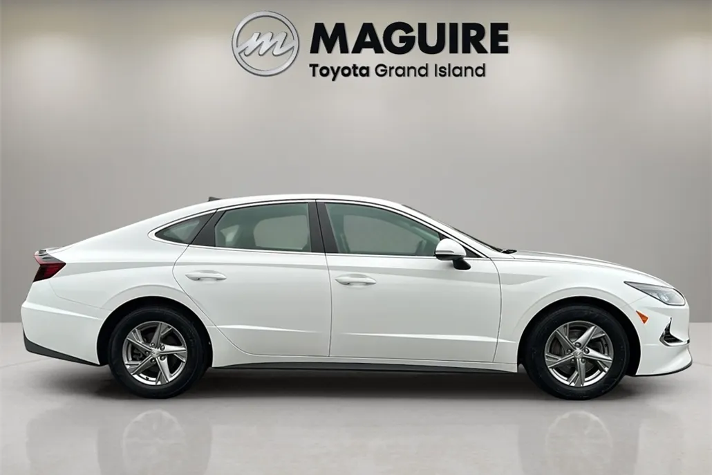 2023 Hyundai Sonata SE photo 1