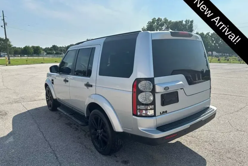2016 Land Rover LR4 HSE photo 1