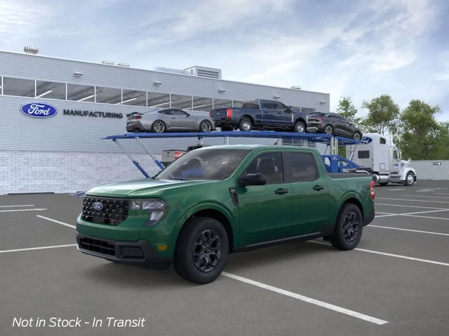 2025 Ford Maverick XLT photo 1