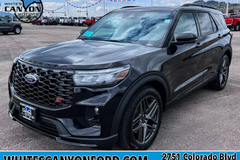 2025 Ford Explorer ST photo 1