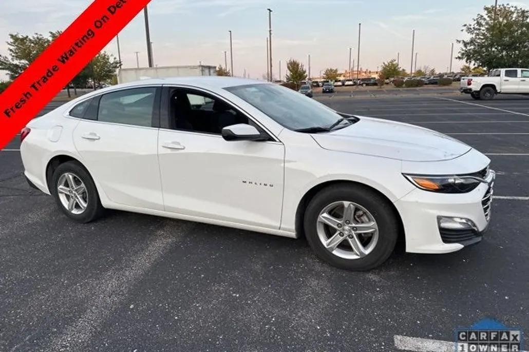 2024 Chevrolet Malibu 1LT photo 1