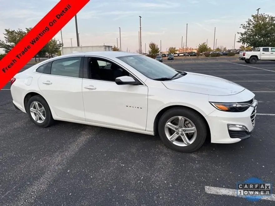 2024 Chevrolet Malibu 1LT photo 1