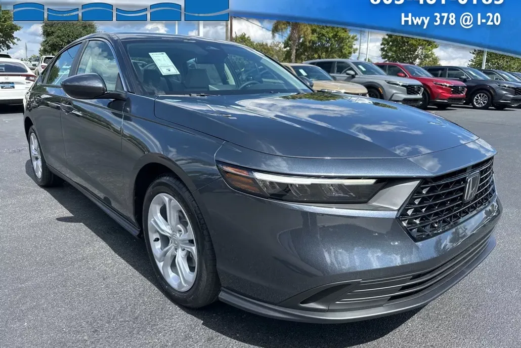 2025 Honda Accord LX photo 1