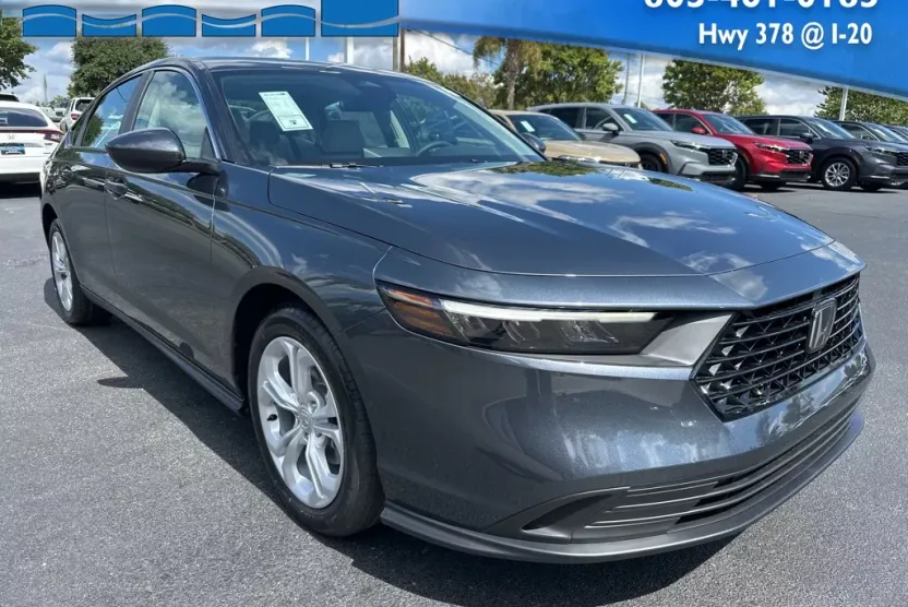 2025 Honda Accord LX photo 1