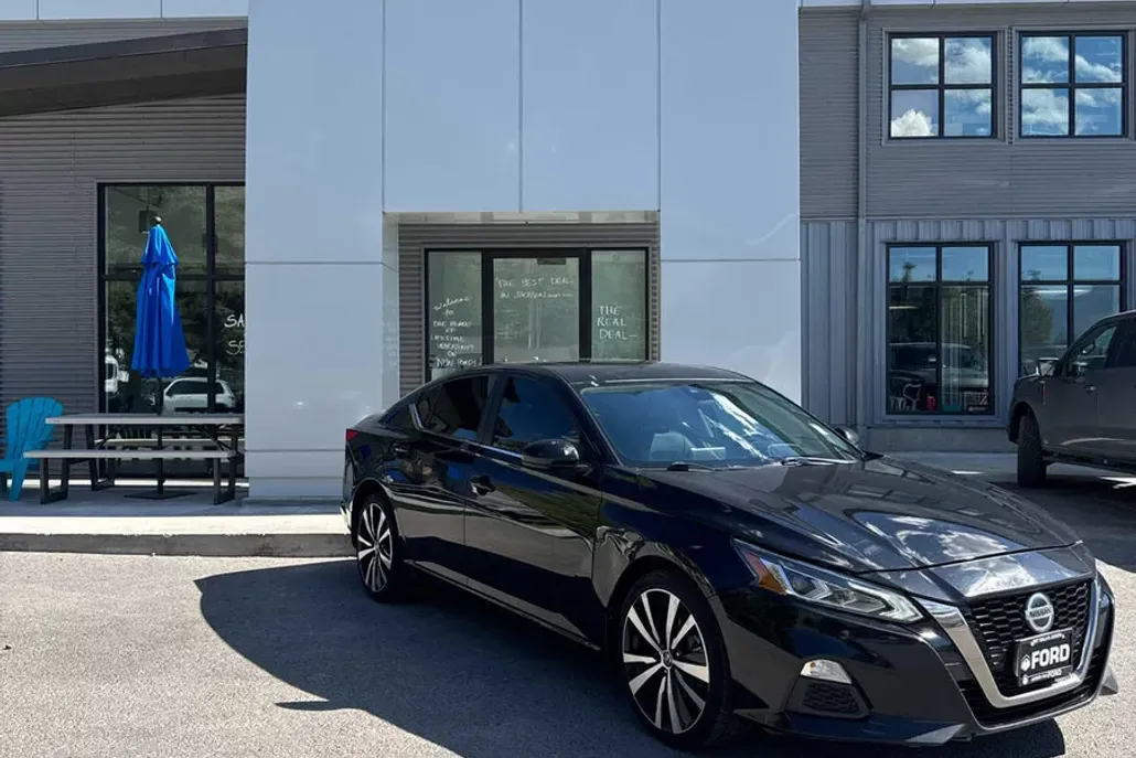 2021 Nissan Altima 2.5 SR photo 1