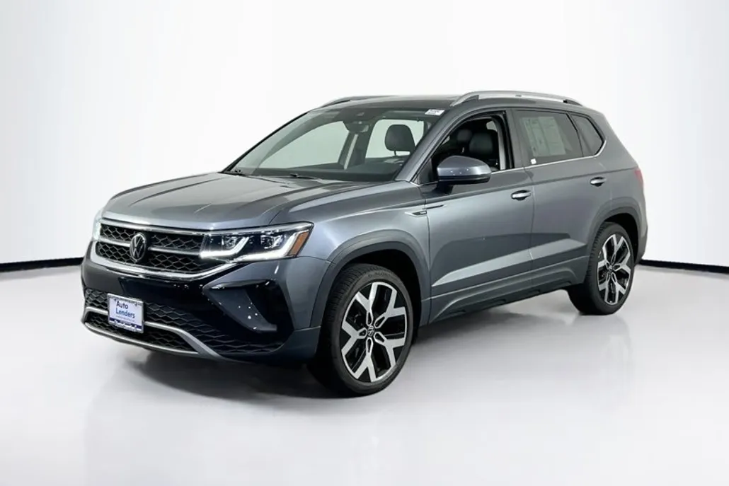 2023 Volkswagen Taos SEL photo 1