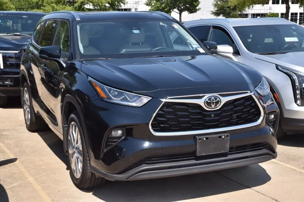 2022 Toyota Highlander Limited photo 1