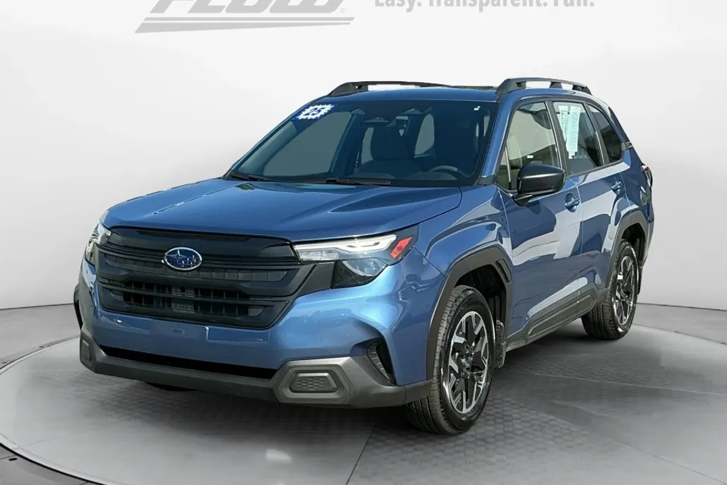 2025 Subaru Forester Base photo 1