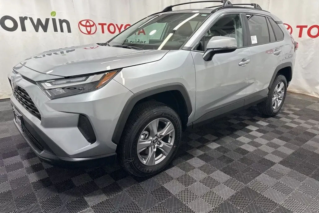 2025 Toyota RAV4 XLE photo 1