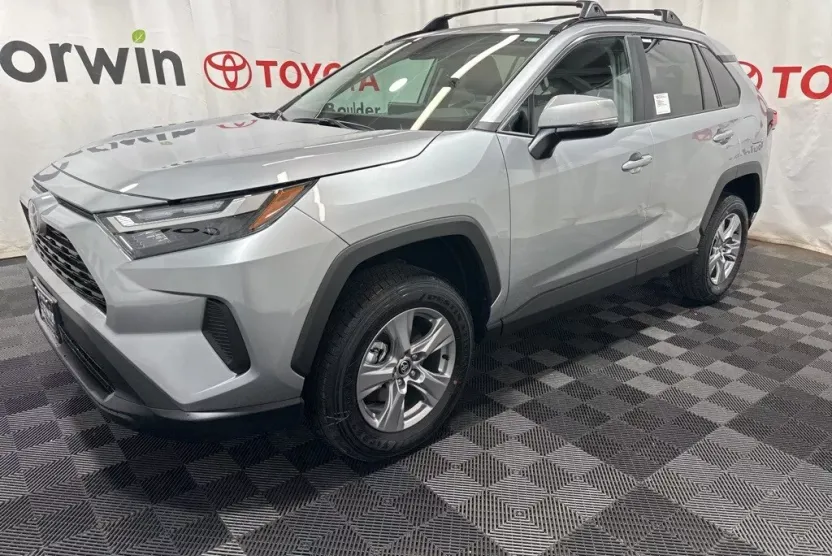 2025 Toyota RAV4 XLE photo 1