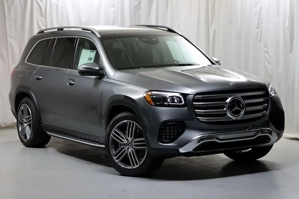 2026 Mercedes Benz GLS 450 4MATIC photo 1