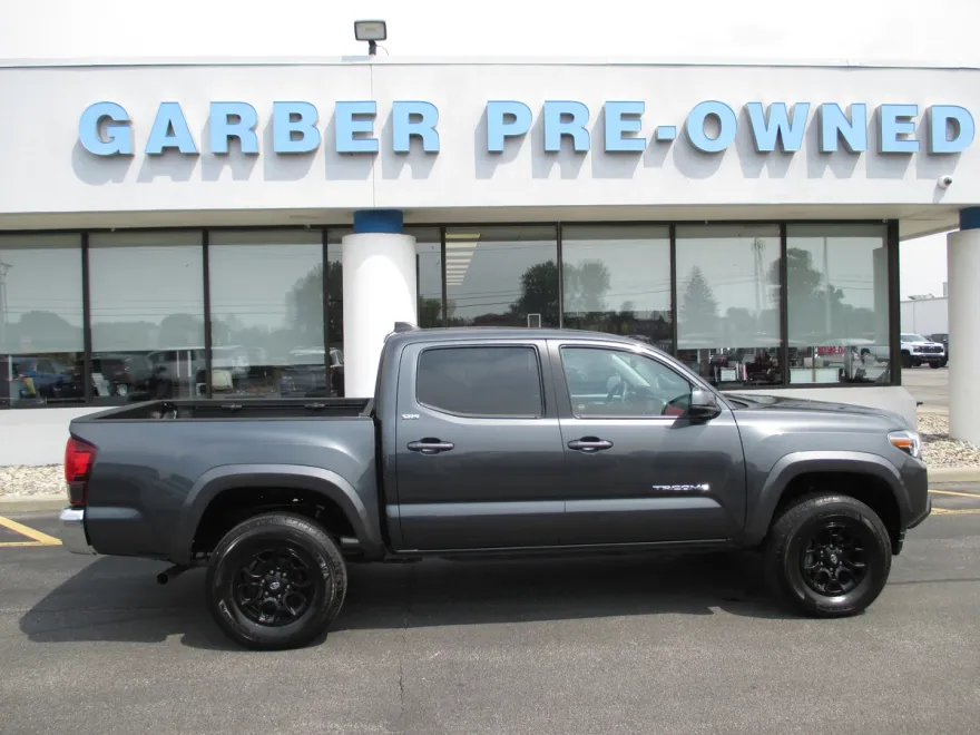 2022 Toyota Tacoma SR5 V6 photo 1