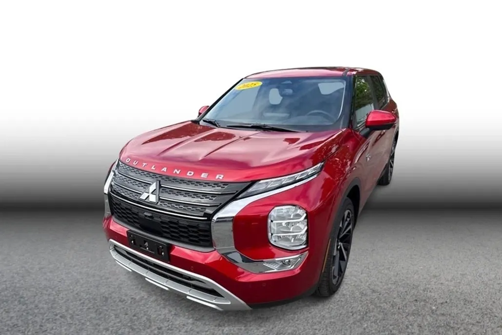 2025 Mitsubishi Outlander PHEV SE photo 1