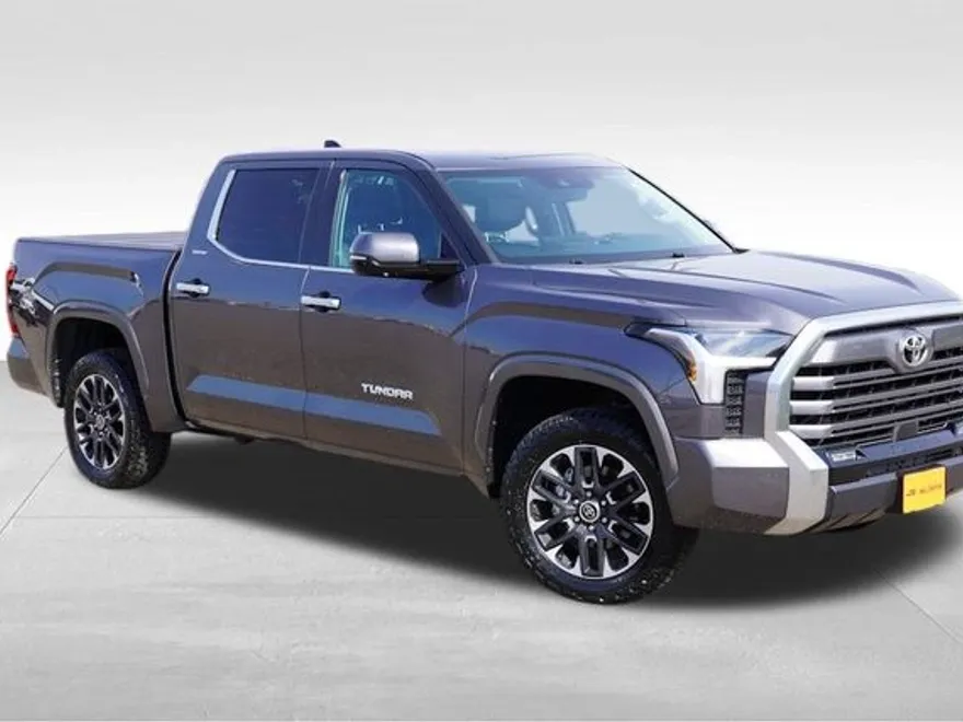 2022 Toyota Tundra Limited photo 1