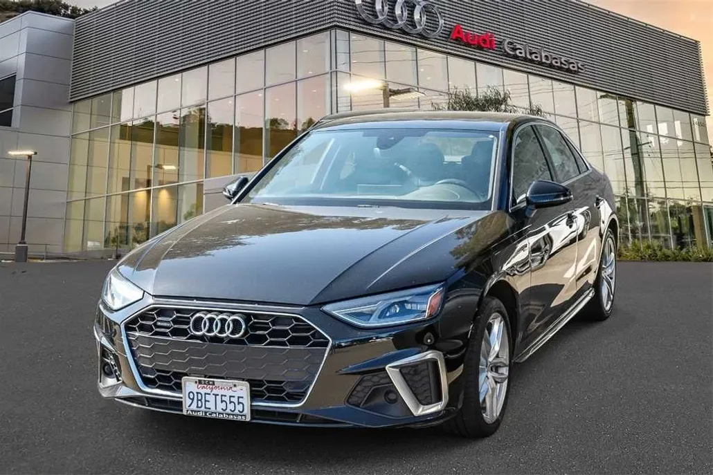2021 Audi A4 45 S line Premium photo 1