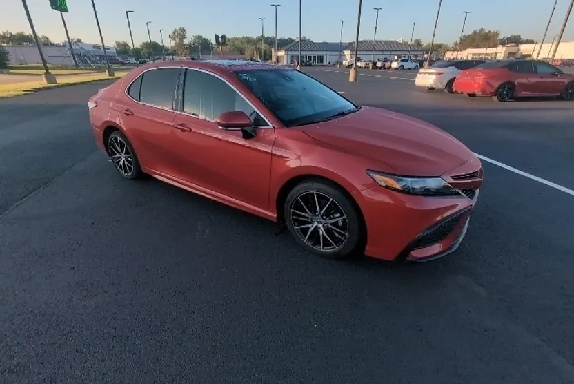 2024 Toyota Camry SE photo 1