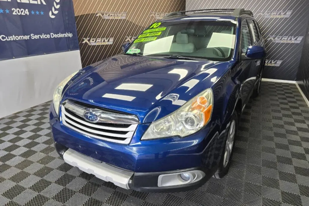 2010 Subaru Outback 3.6R Limited photo 1