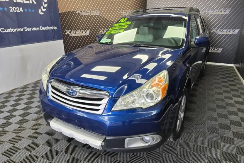 2010 Subaru Outback 3.6R Limited photo 1