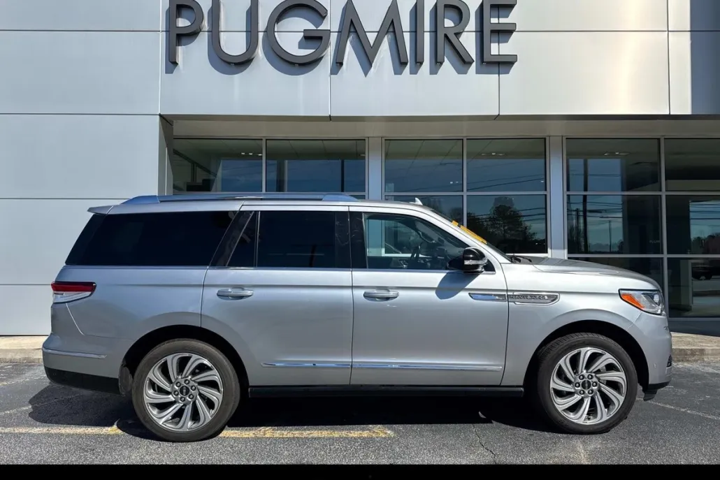 2022 Lincoln Navigator Reserve photo 1