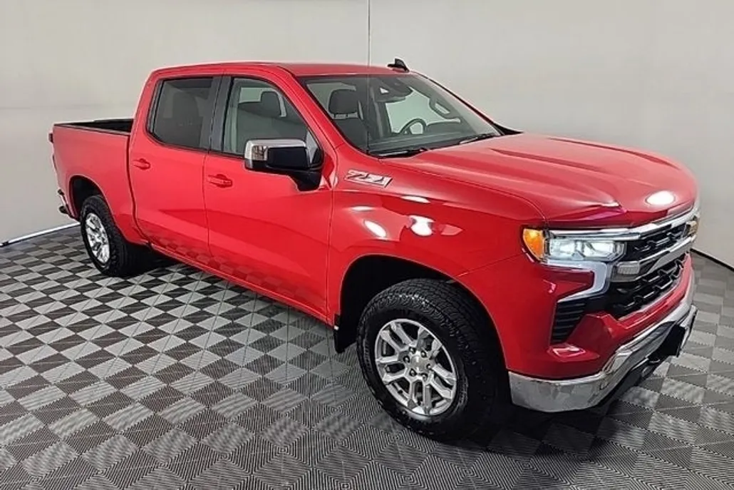 2025 Chevrolet Silverado 1500 LT photo 1