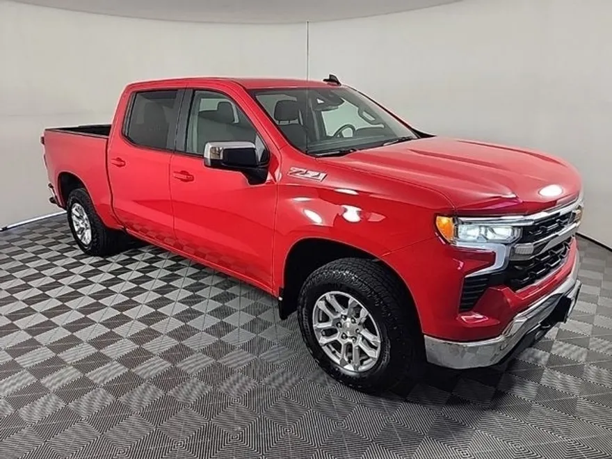 2025 Chevrolet Silverado 1500 LT photo 1