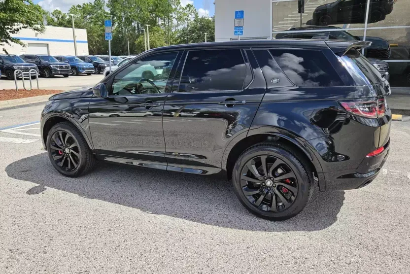 2023 Land Rover Discovery Sport SE R-Dynamic photo 1