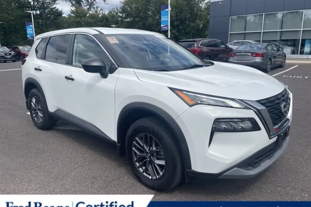 2022 Nissan Rogue S photo 1